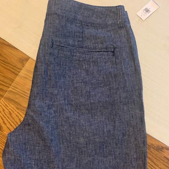 Shorts - Picture 2 of 3